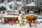 Preview: Faller 134006  Weihnachtsmarktbuden 2 Stück mit beleuchtetem Weihnachtsbaum