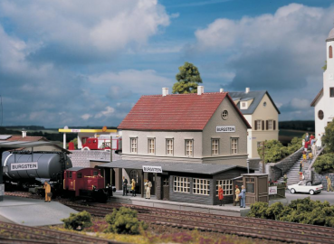 Piko 61820 Bahnhof "Burgstein"