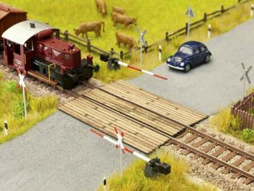 Noch 14305 H0 Bahnübergang Holzbohlen