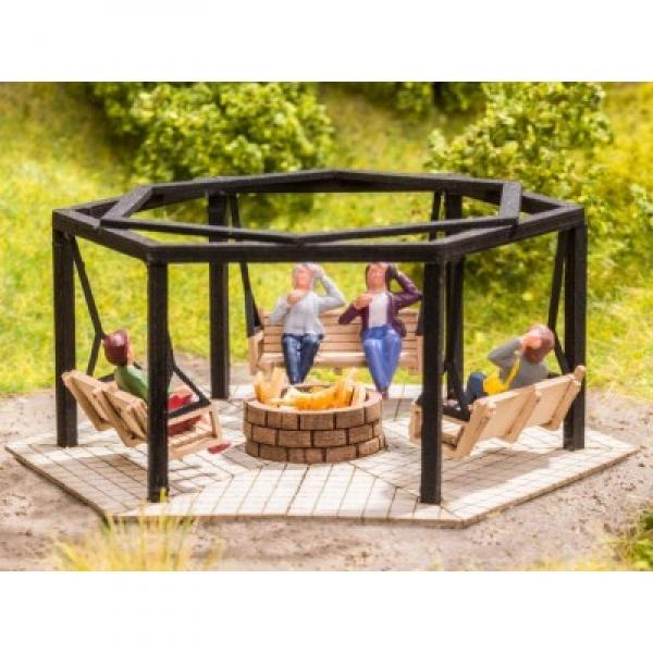 Noch H0 14369 Grillplatz mit Schaukeln