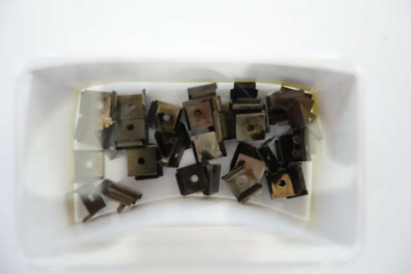 Minitrix N 66528 Gleisklammern (40 Stück)