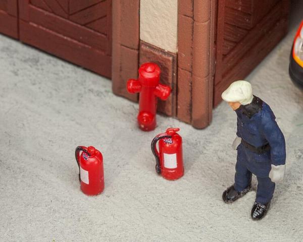 Faller 180950 H0 6 Feuerlöscher und 2 Hydranten