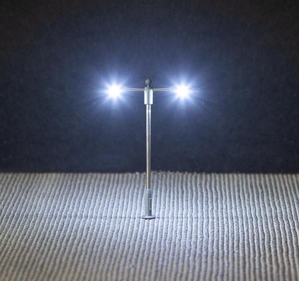 Faller N 272223 LED-Straßenbeleuchtung, Ansatzleuchte, Doppelausleger