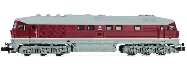 Arnold HN2600 DR, sechsachsige Diesellokomotive 142 002-5 in roter Farbgebung mit grauem Dach, Ep. IV