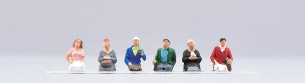 Kato N 7024225 Sitzende Passagiere